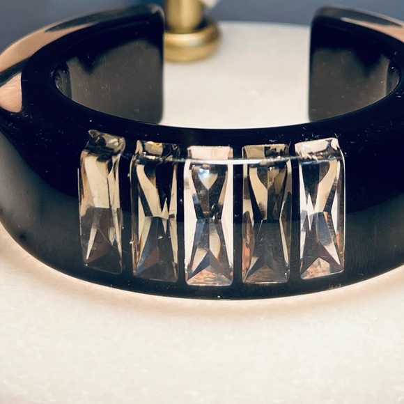 Elegant Black and Glass Women's Bracelet - Picture 3 of 3